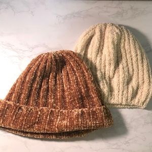 Urban Outfitters Beanie bundle